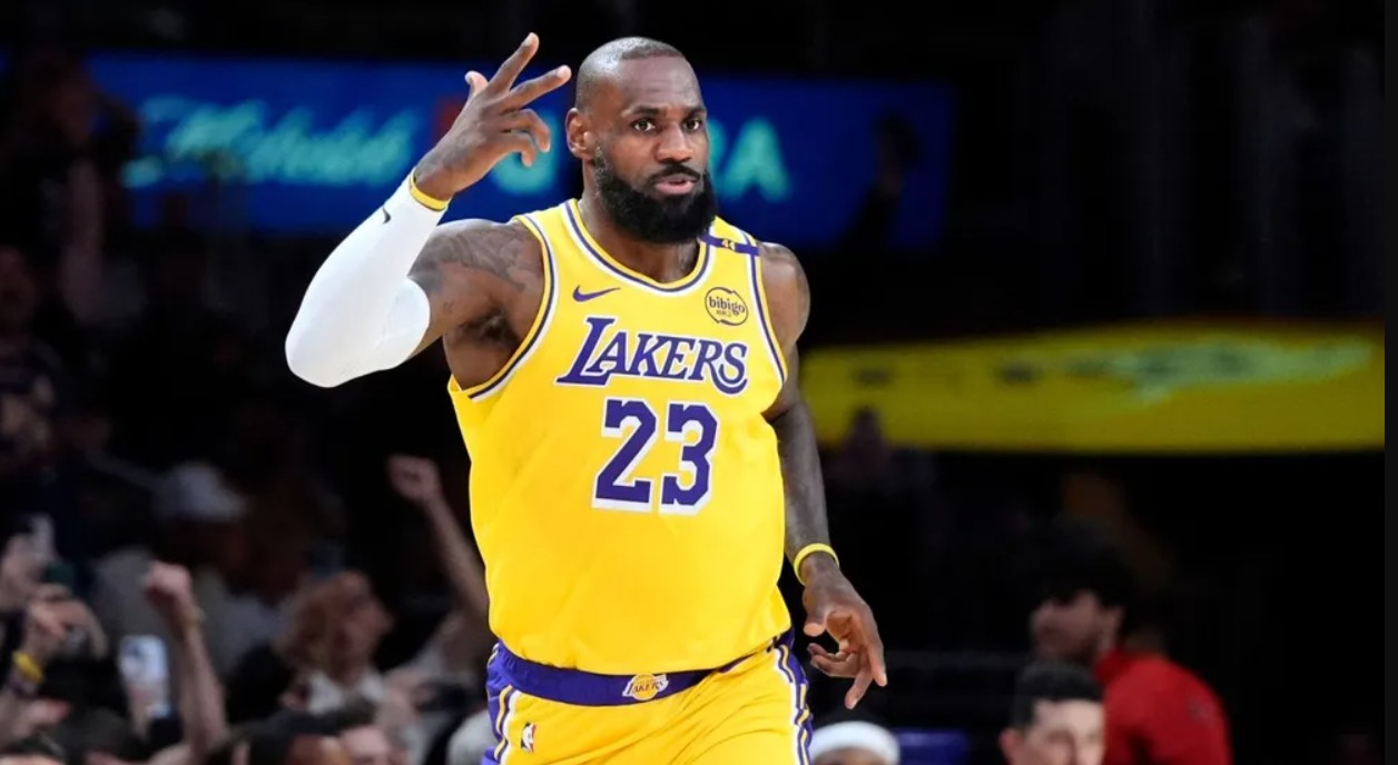 LeBron James – biểu tượng bóng rổ đỉnh cao của NBA.